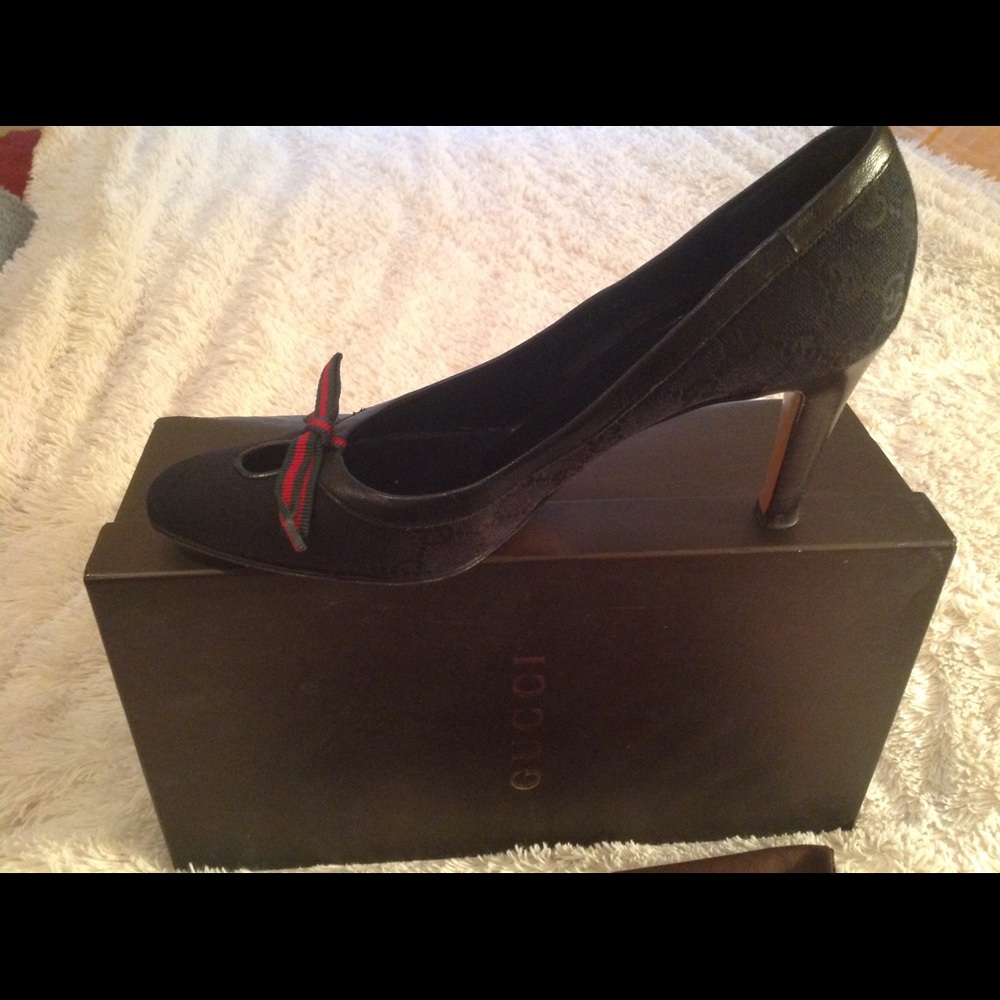 Classic Black guccisima denim Gucci pumps